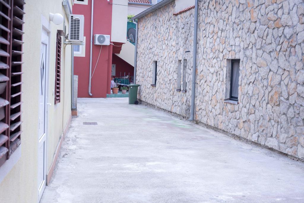 Apartment Mika Водице Екстериор снимка